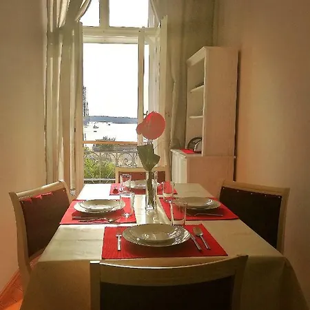 App Obrovac In The Centre - With Amazing Sea View! 公寓 *