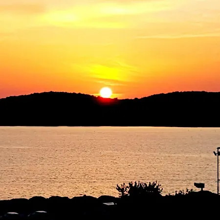 App Obrovac In The Centre - With Amazing Sea View! アパート
