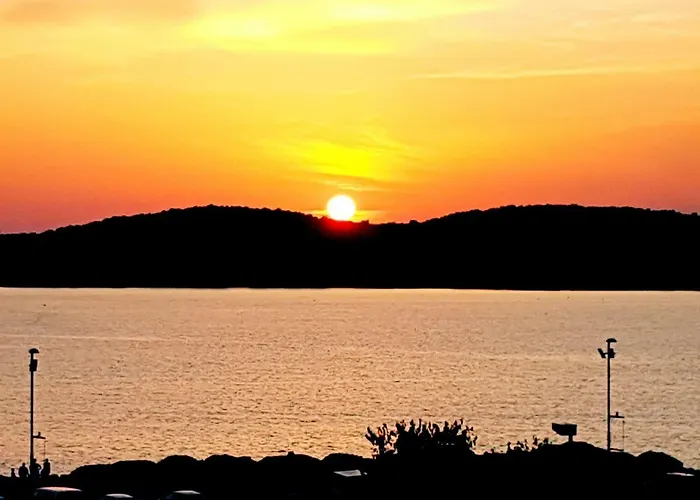 App Obrovac In The Centre - With Amazing Sea View! Apartman