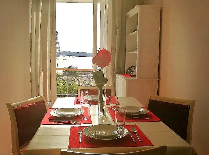 App Obrovac In The Centre - With Amazing Sea View! 公寓 *