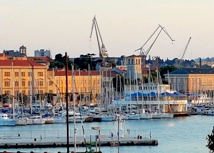 App Obrovac In The Centre - With Amazing Sea View! Apartmán Pula