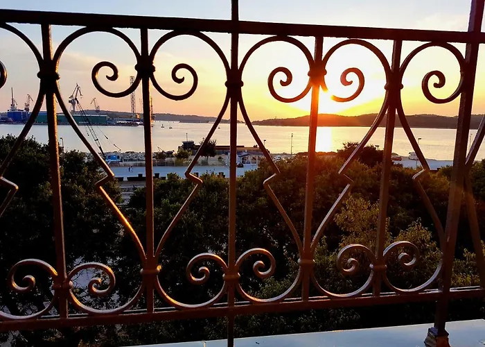 公寓 App Obrovac In The Centre - With Amazing Sea View! *